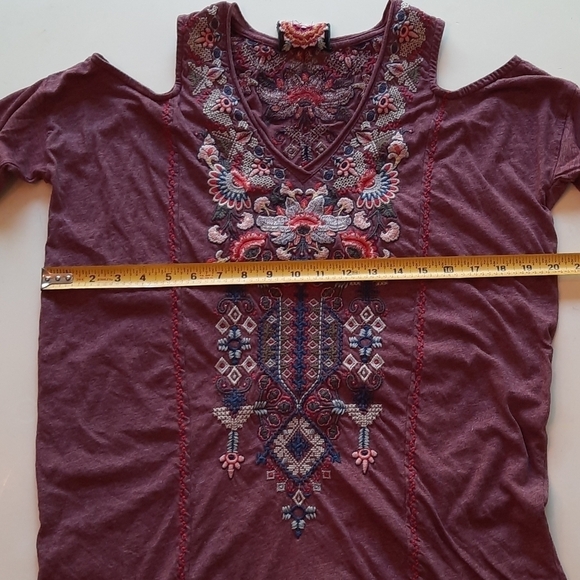 Johnny Was cold shoulder embroidered v neck top - Picture 8 of 9